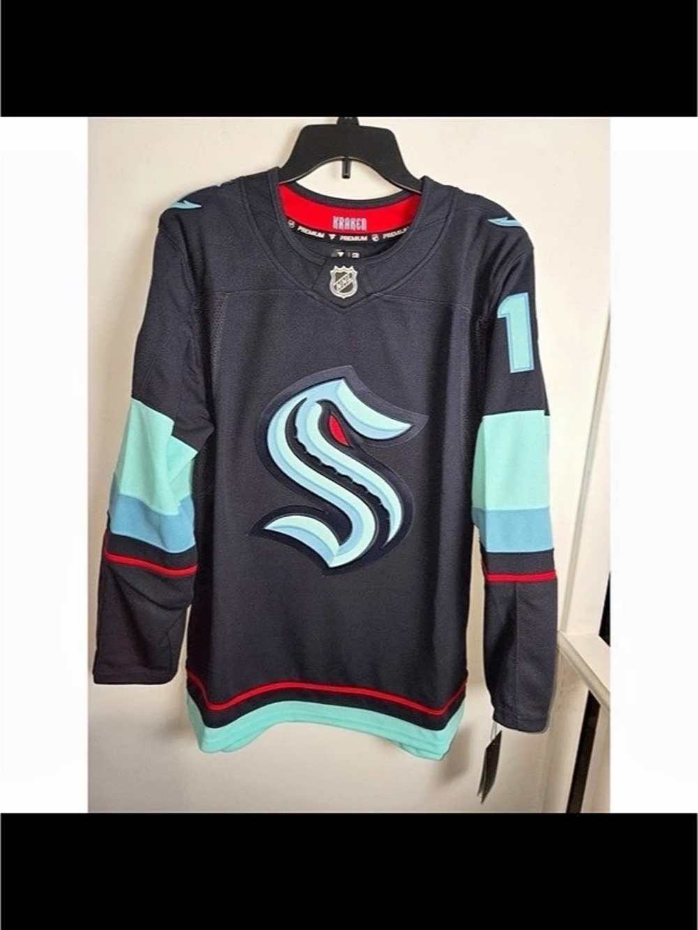 Fanatics Tanev #13 Seattle Kraken jersey NHL Seattle Kraken Jersey Size 44 NWT